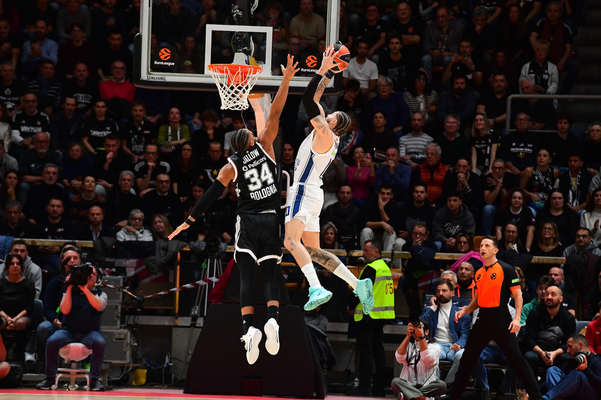 Virtus Bologna: 99 - Anadolu Efes: 89