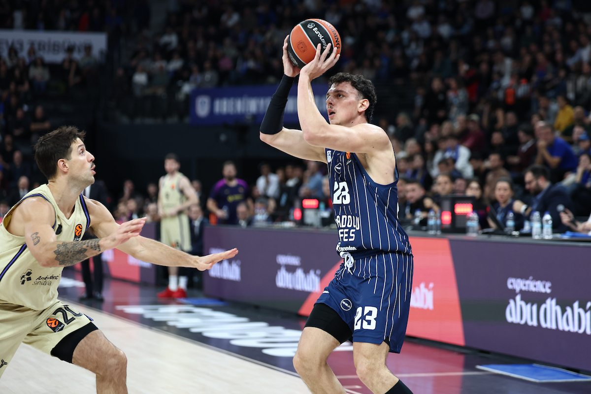 Evimizde Barcelona’ya Geçit Yok: 74-73