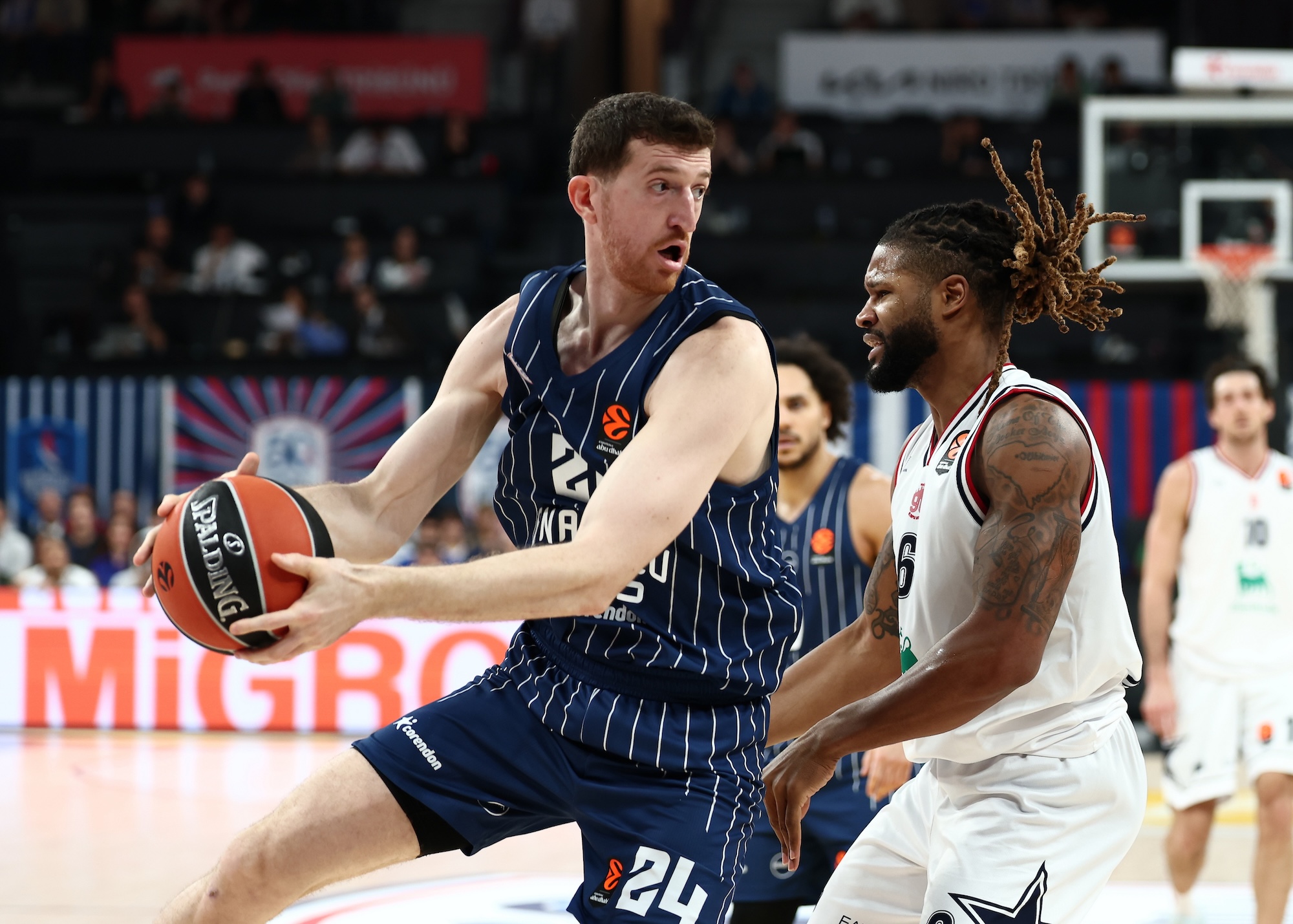 Anadolu Efes: 93 - EA7 Emporio Armani Milan: 97