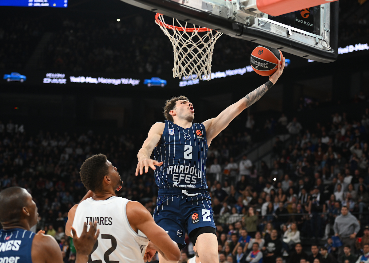 Anadolu Efes: 75 - Real Madrid: 81