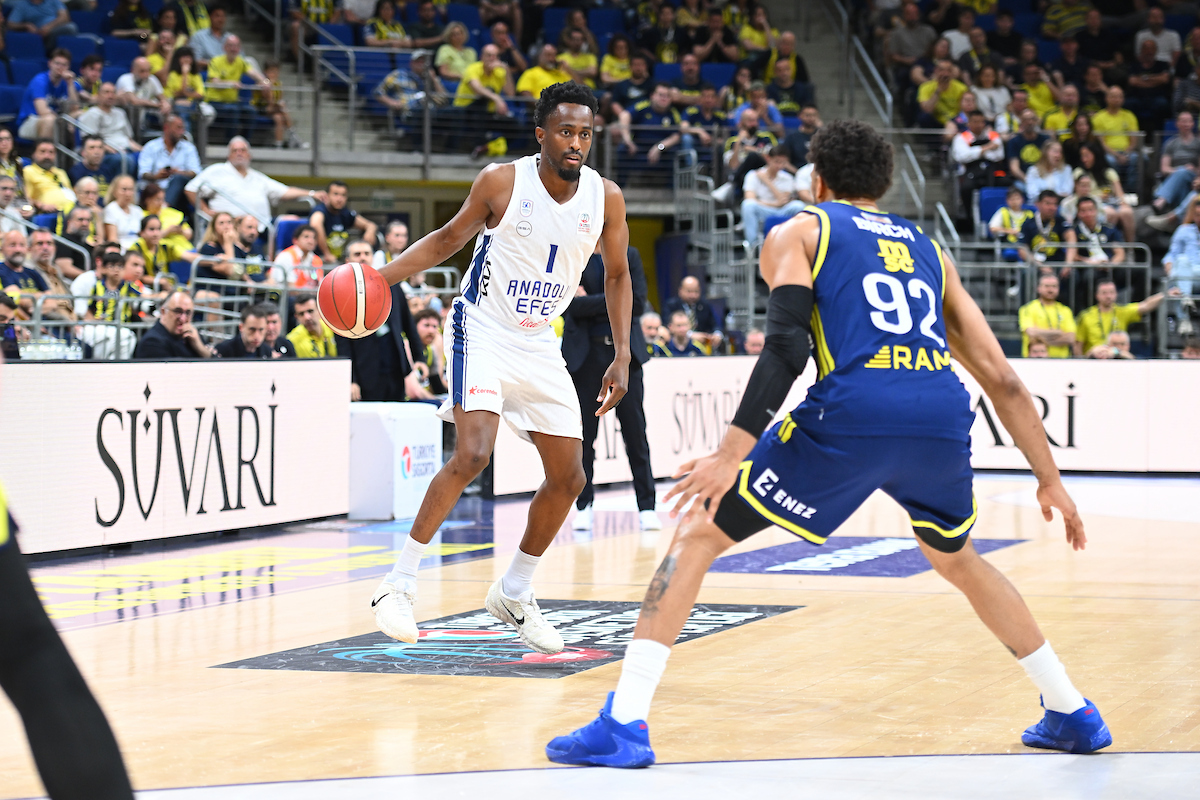 Fenerbahçe Beko: 73 - Anadolu Efes: 72