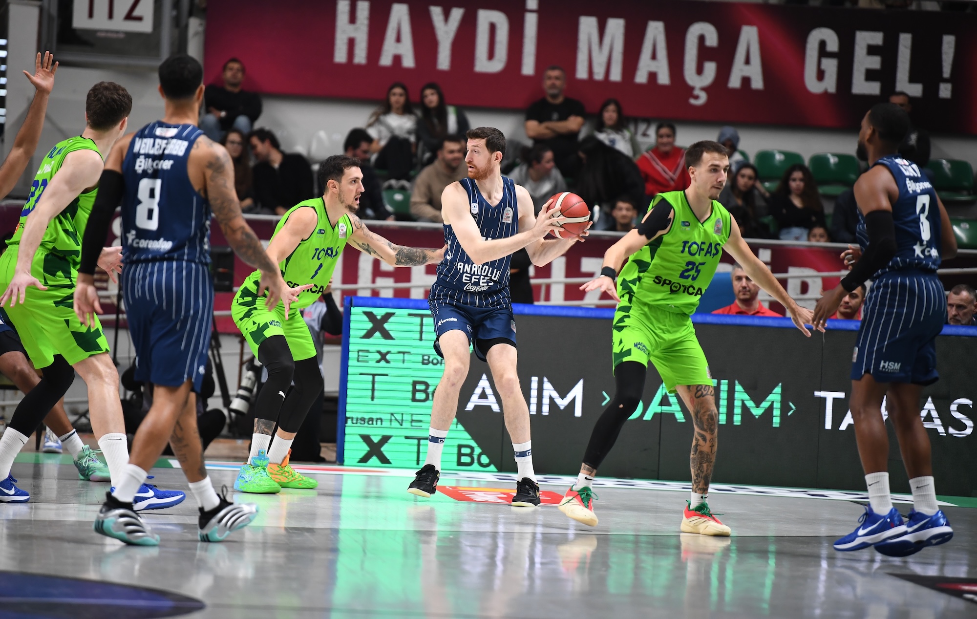 Tofaş: 86 - Anadolu Efes: 79