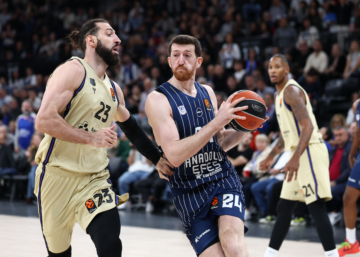 Evimizde Barcelona’ya Geçit Yok: 74-73