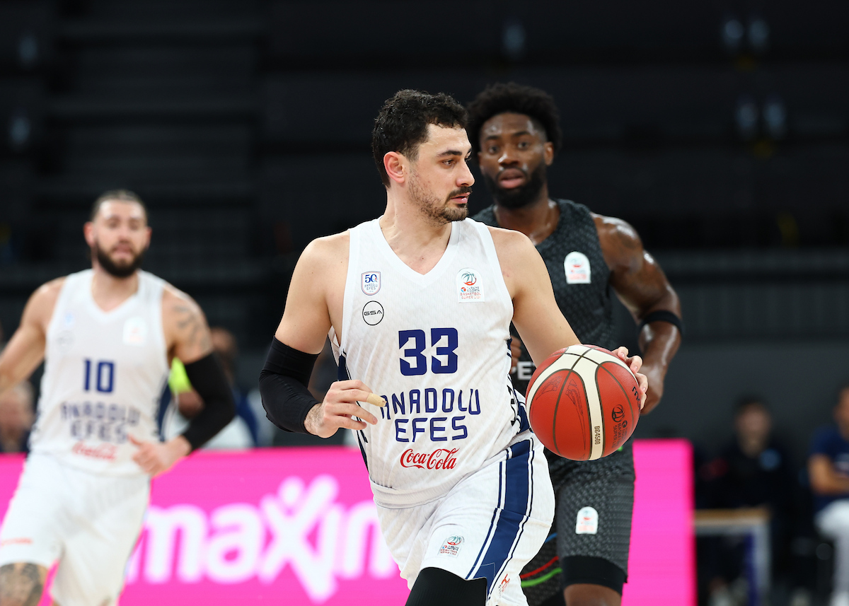 Anadolu Efes: 92 - Aliağa Petkim Spor: 96