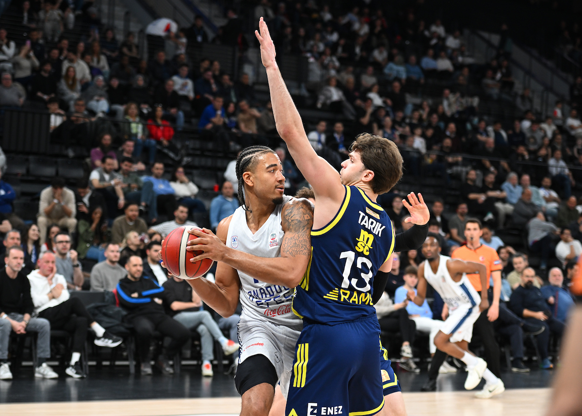 Anadolu Efes: 73 - Fenerbahçe Beko: 89