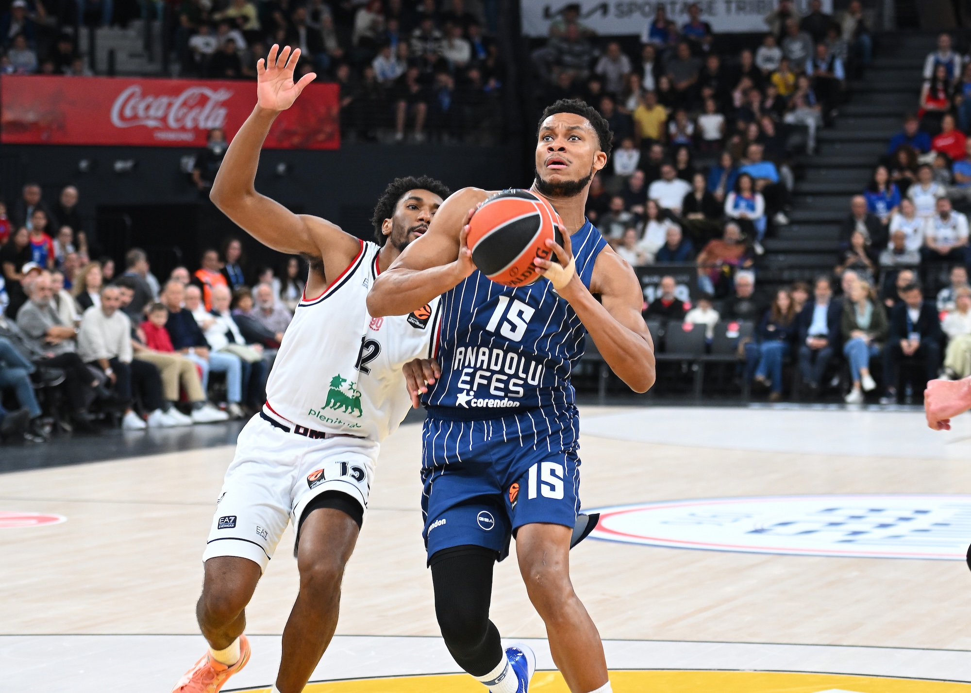 Anadolu Efes: 93 - EA7 Emporio Armani Milan: 97