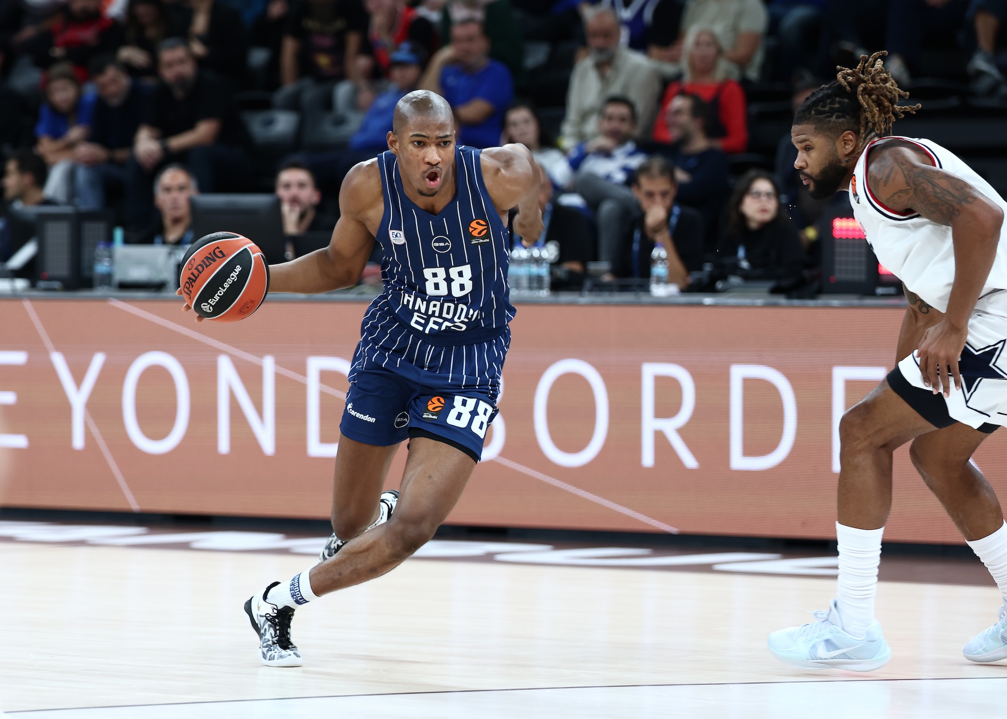 Anadolu Efes: 93 - EA7 Emporio Armani Milan: 97