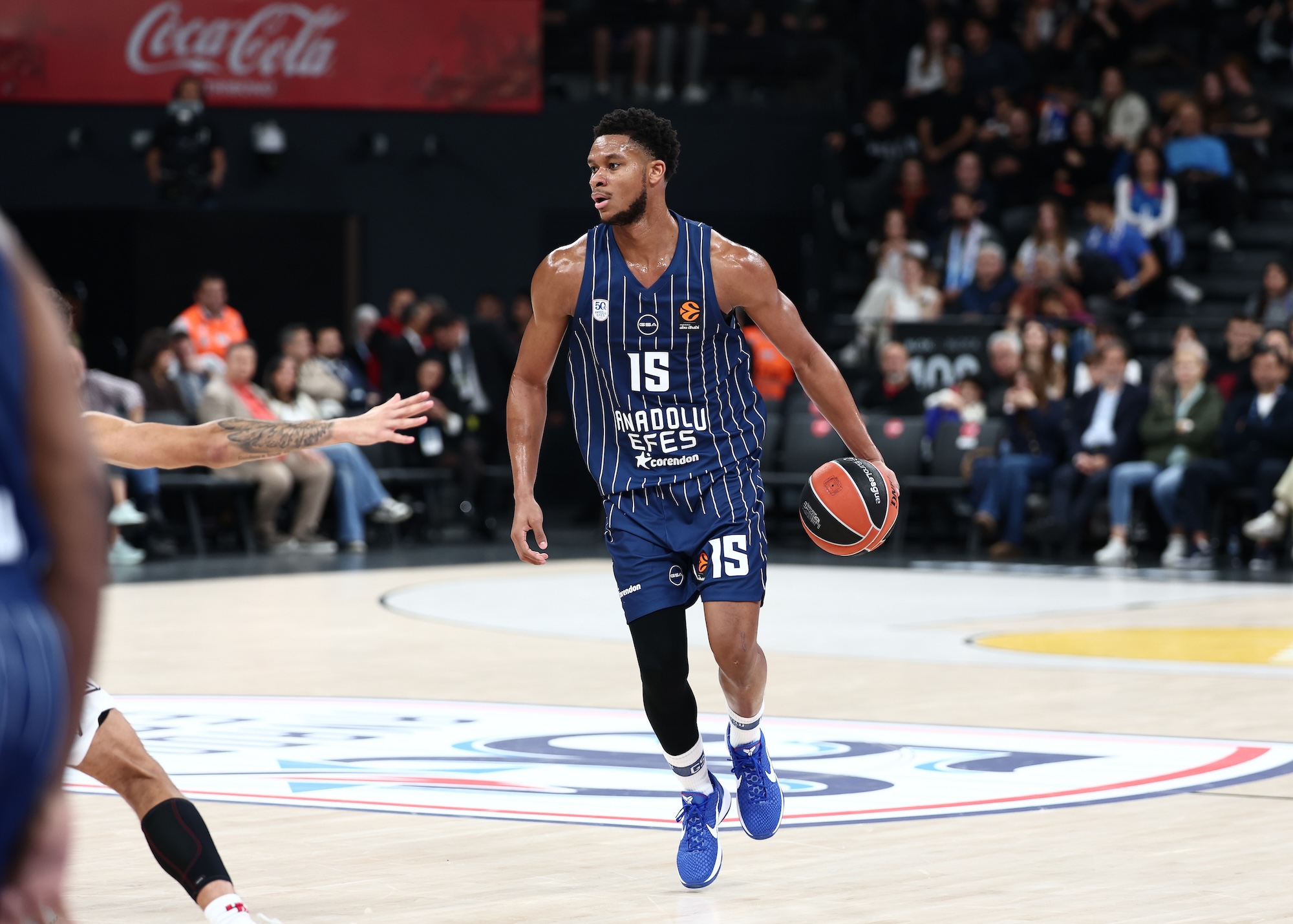 Anadolu Efes: 93 - EA7 Emporio Armani Milan: 97