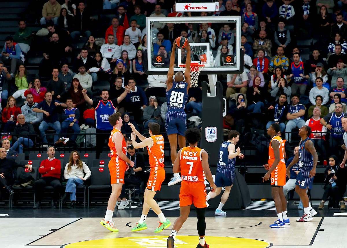 Valencia Basket’i 107-90’lık Skor ile Mağlup Ettik...