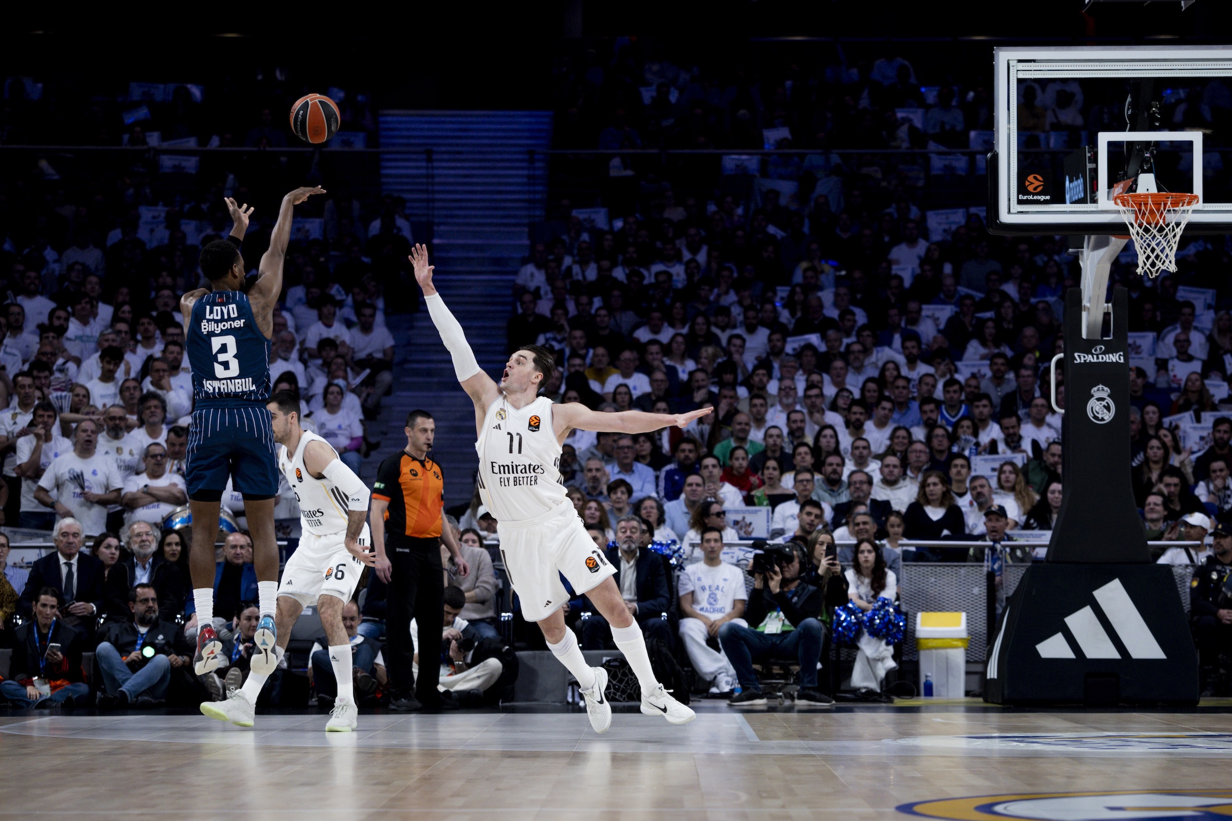 Real Madrid: 82 - Anadolu Efes: 71