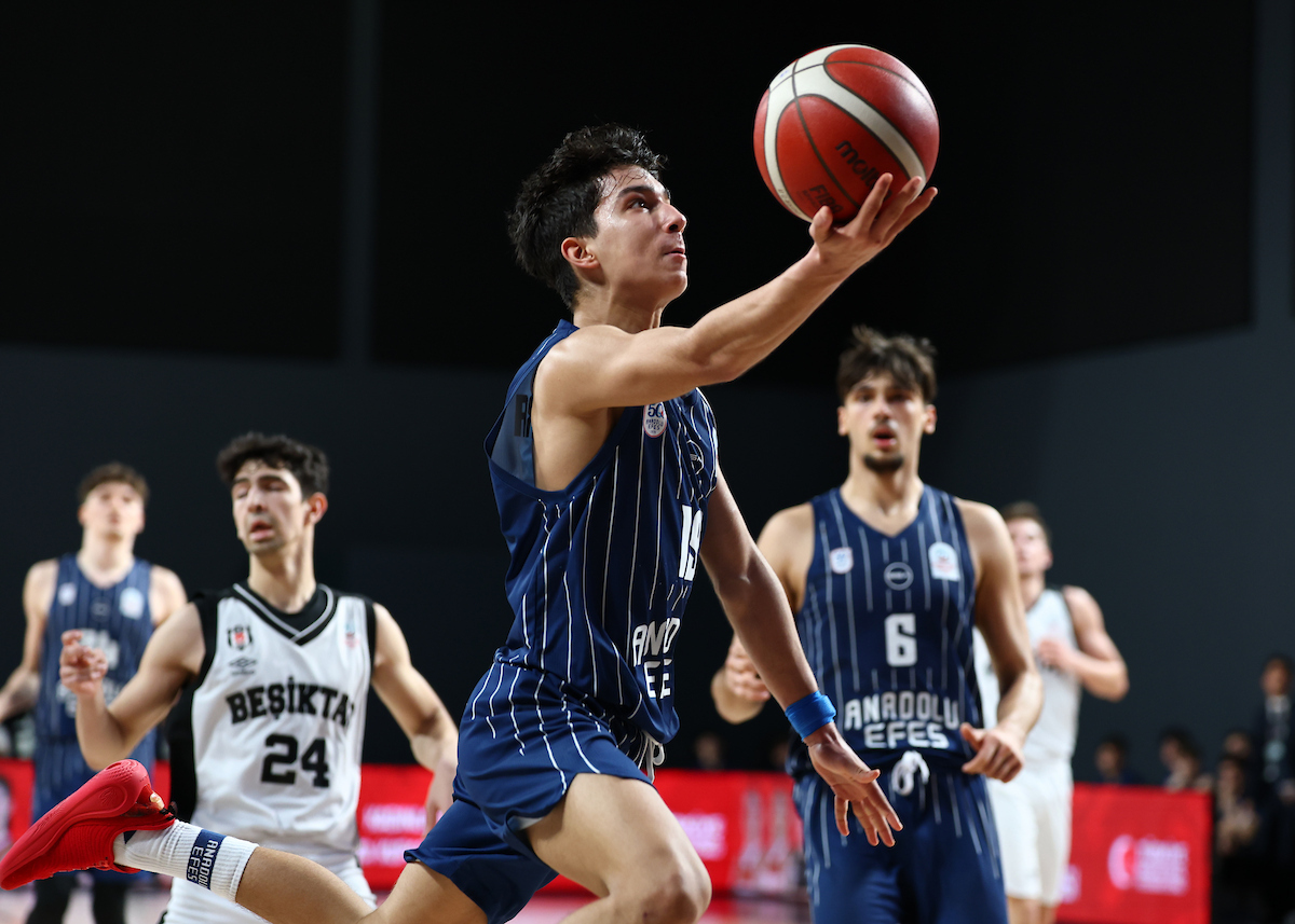 Beşiktaş’ı 90-87 Yenen Gençlerimiz BGL'de Yenilgisiz Liderliğini Sürdürdü...