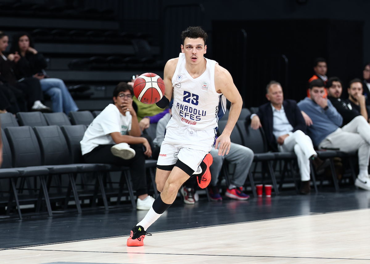 BSL’de Farklı Galibiz: 104-72