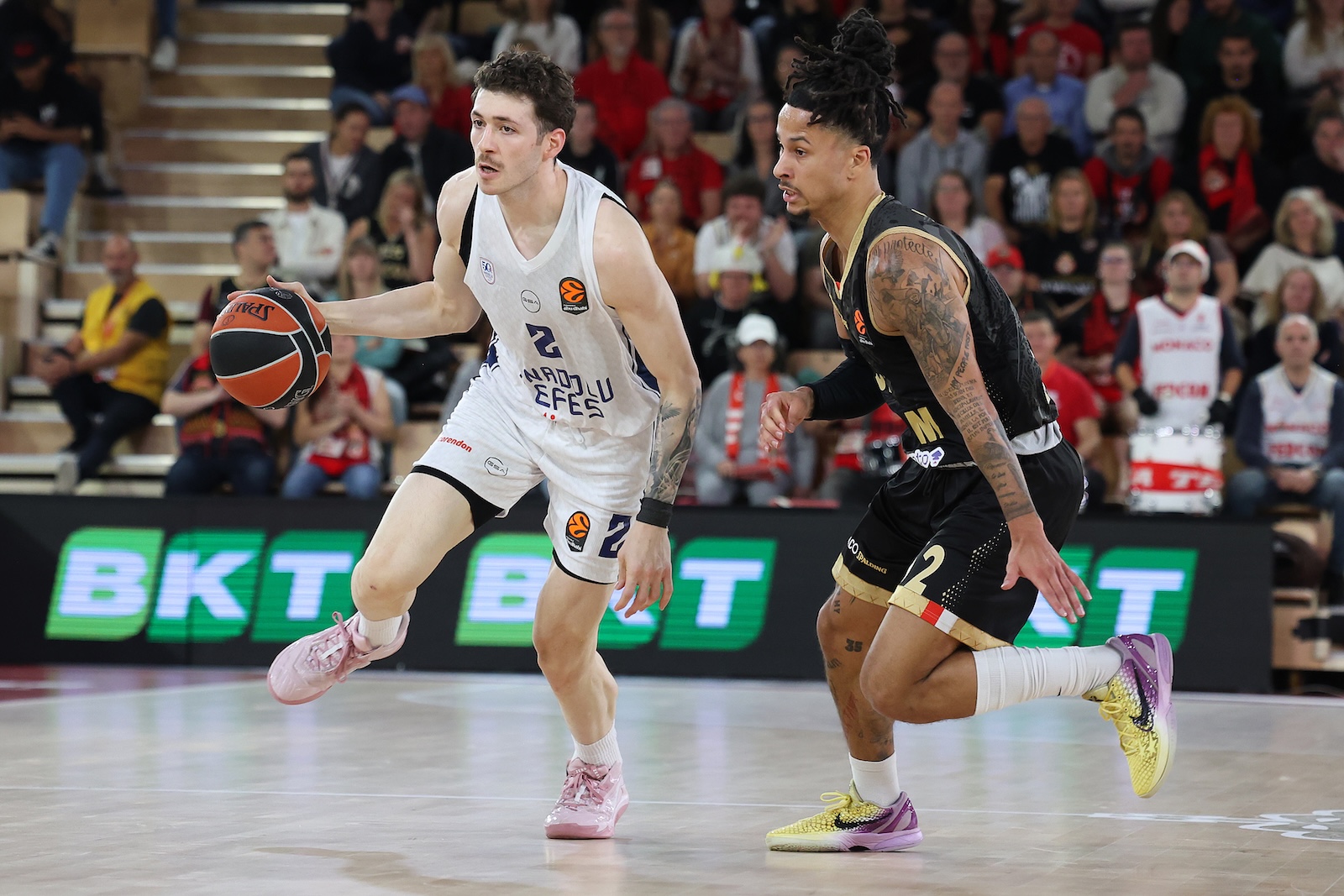 AS Monaco: 102 - Anadolu Efes: 66