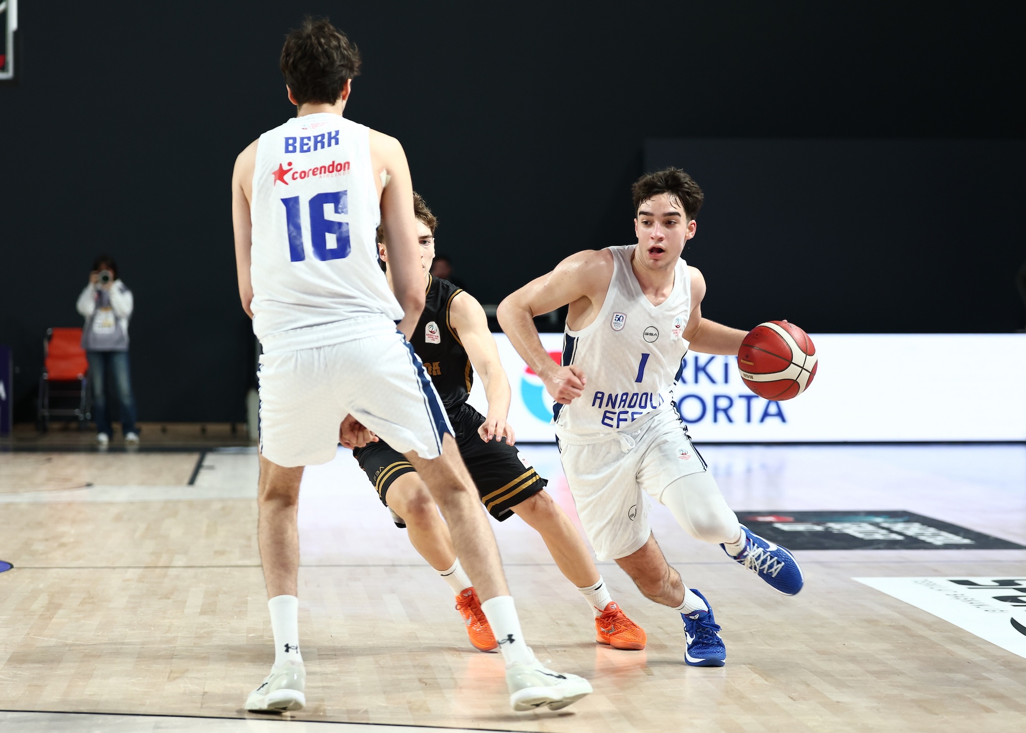 Gençlerimiz BGL’ye Farklı Galibiyet ile Başladı: 96-61