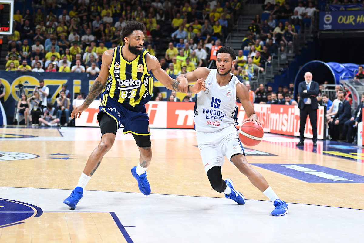 Fenerbahçe Beko: 73 - Anadolu Efes: 72