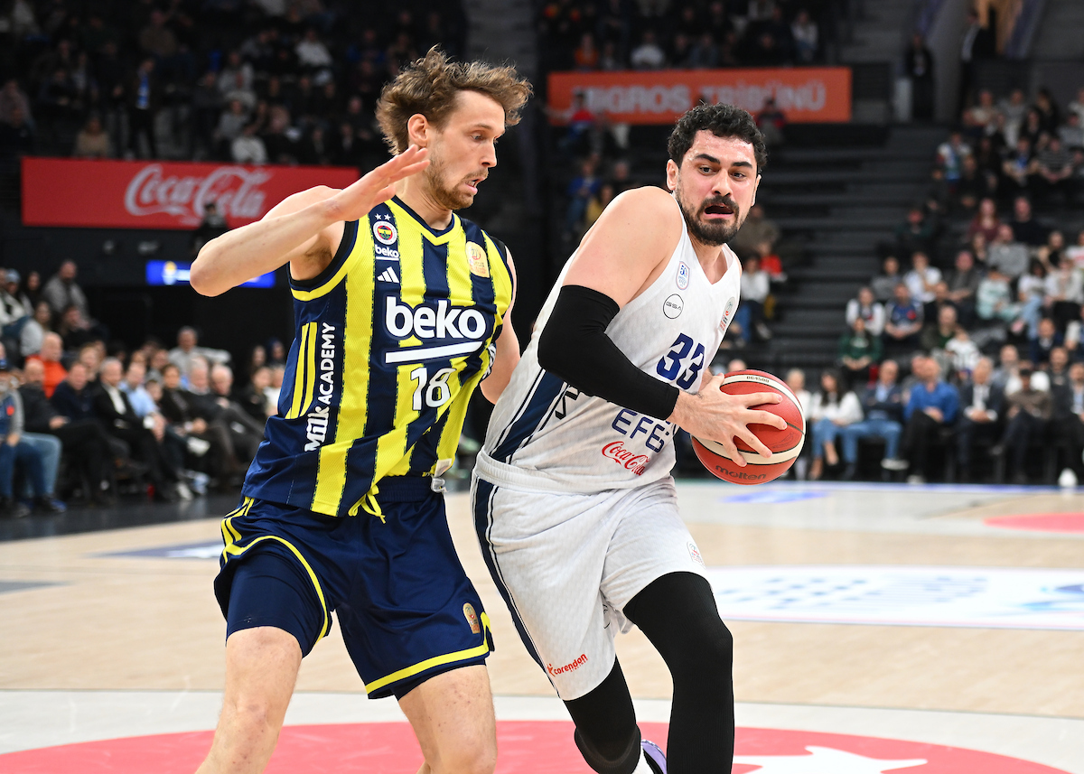 Anadolu Efes: 73 - Fenerbahçe Beko: 89