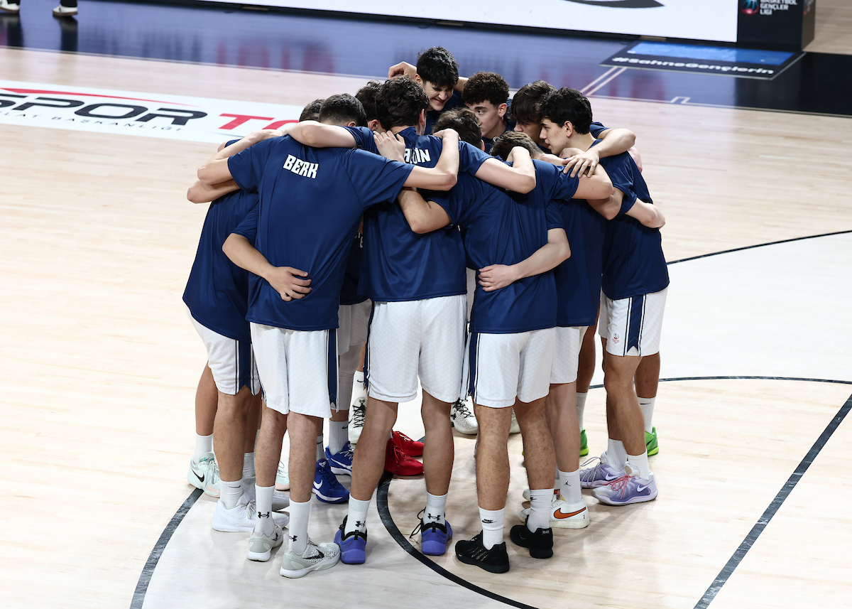 Gençlerimiz Üçte Üç Yaptı: 117-48