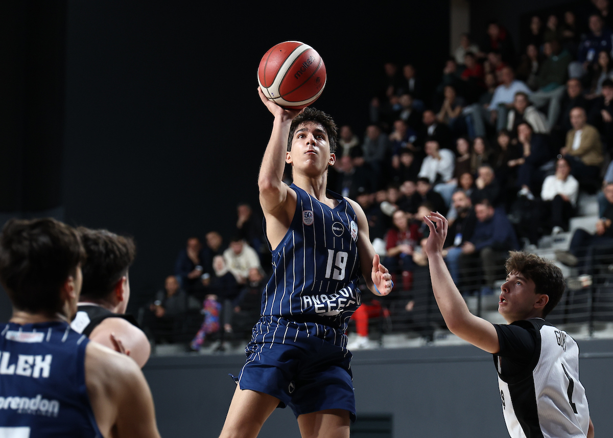 Beşiktaş’ı 90-87 Yenen Gençlerimiz BGL'de Yenilgisiz Liderliğini Sürdürdü...