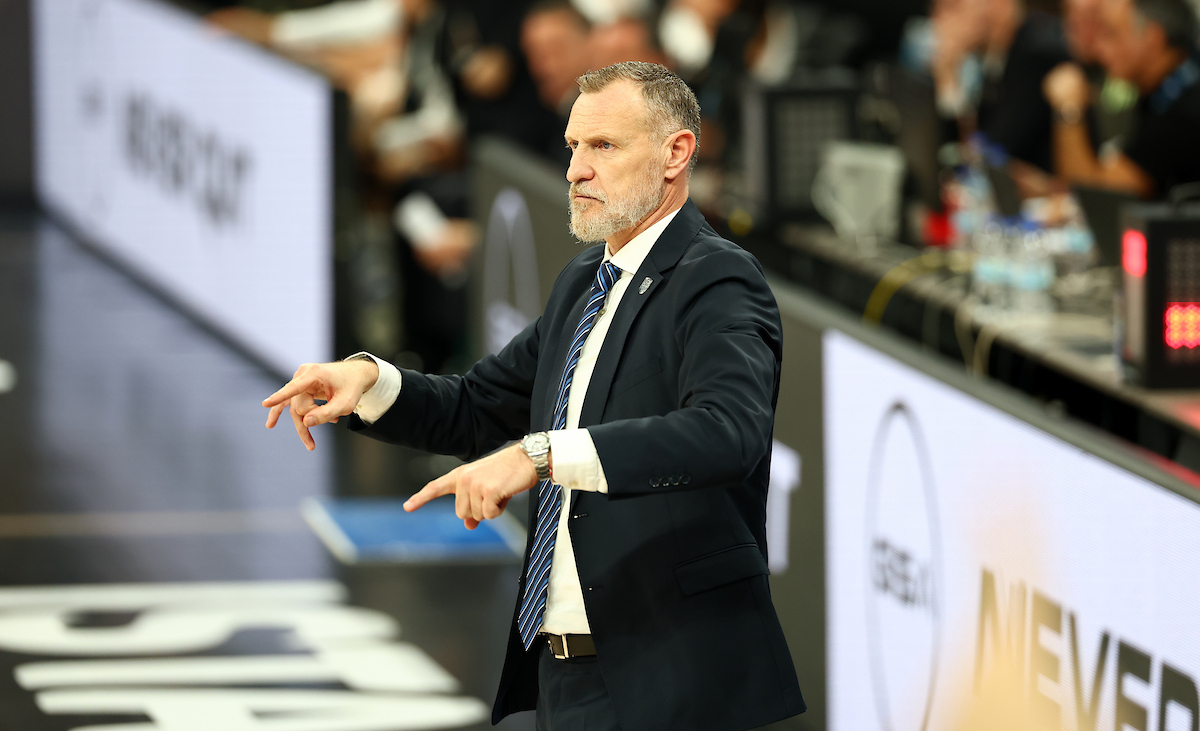 Anadolu Efes: 75 - Real Madrid: 81