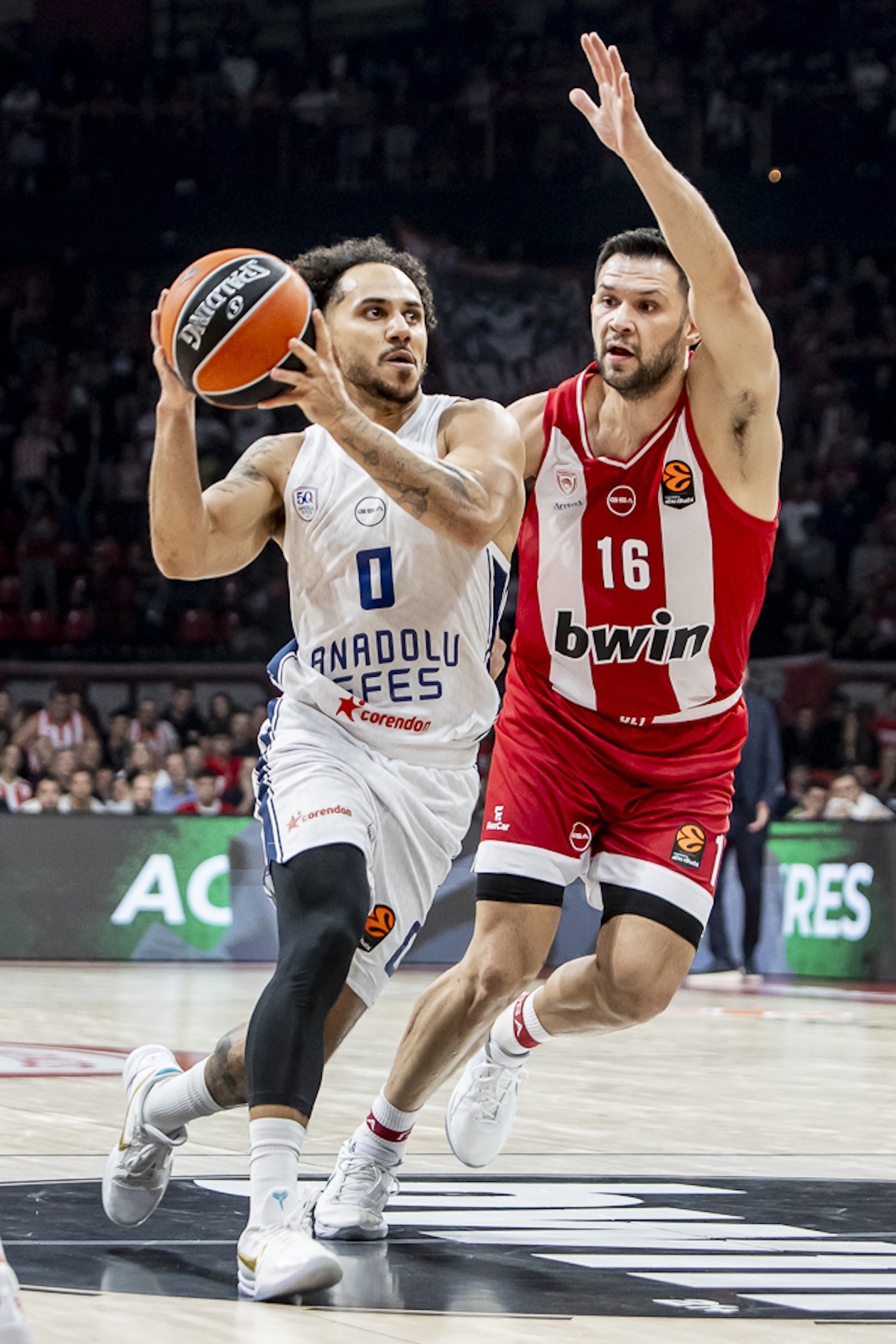 Olympiacos Deplasmanında Galibiz: 82-78