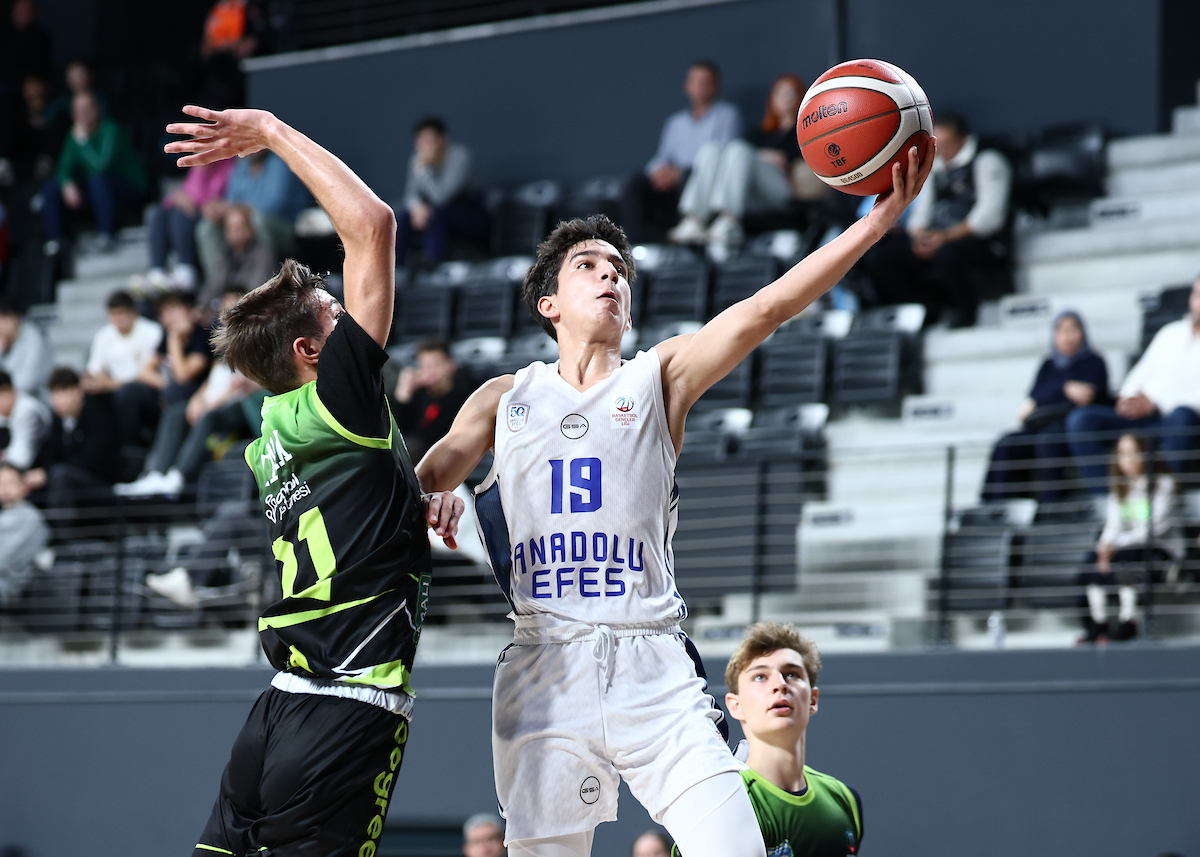 Gençlerimiz Üçte Üç Yaptı: 117-48