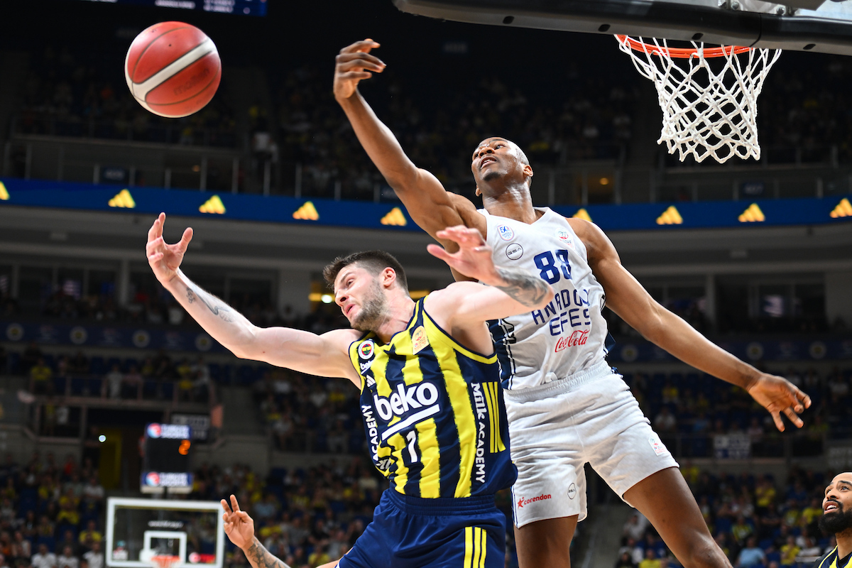 Fenerbahçe Beko: 73 - Anadolu Efes: 72