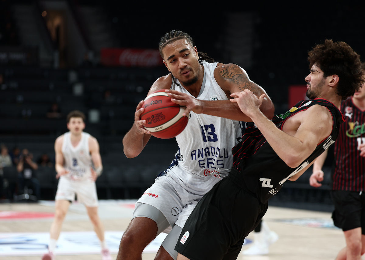 BSL’de Farklı Galibiz: 104-72