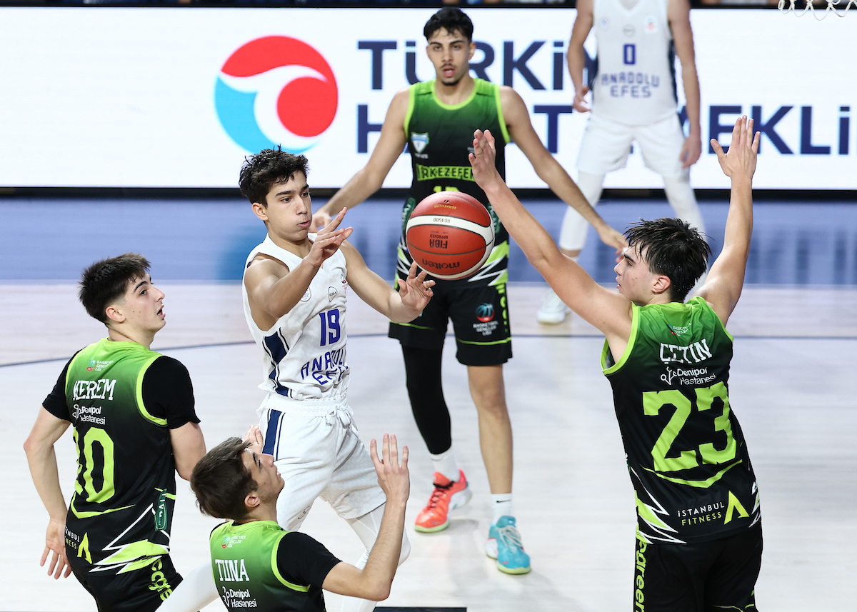 Gençlerimiz Üçte Üç Yaptı: 117-48