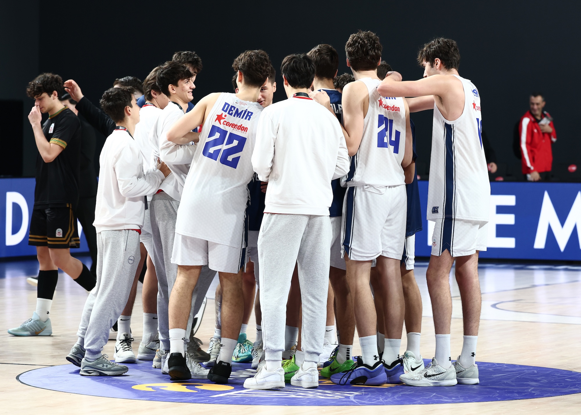 Gençlerimiz BGL’ye Farklı Galibiyet ile Başladı: 96-61