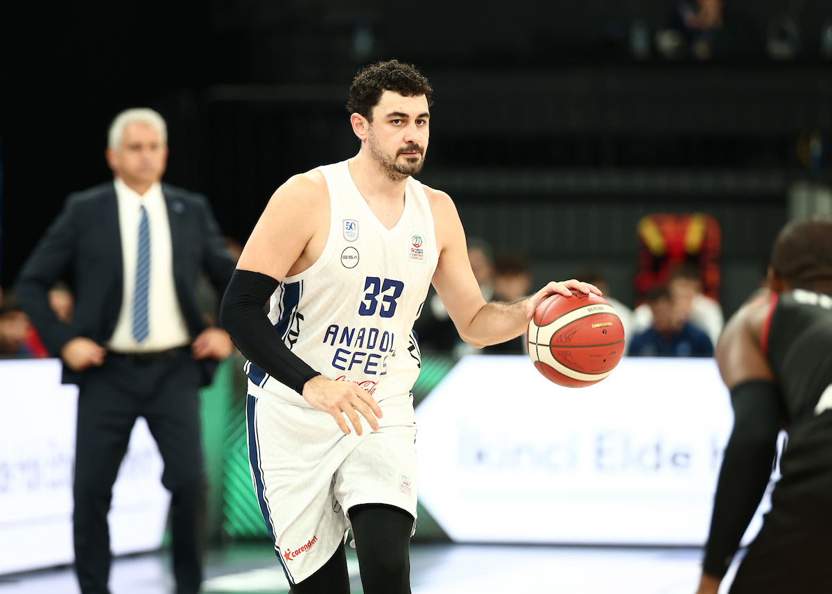 BSL’de Farklı Galibiz: 104-72