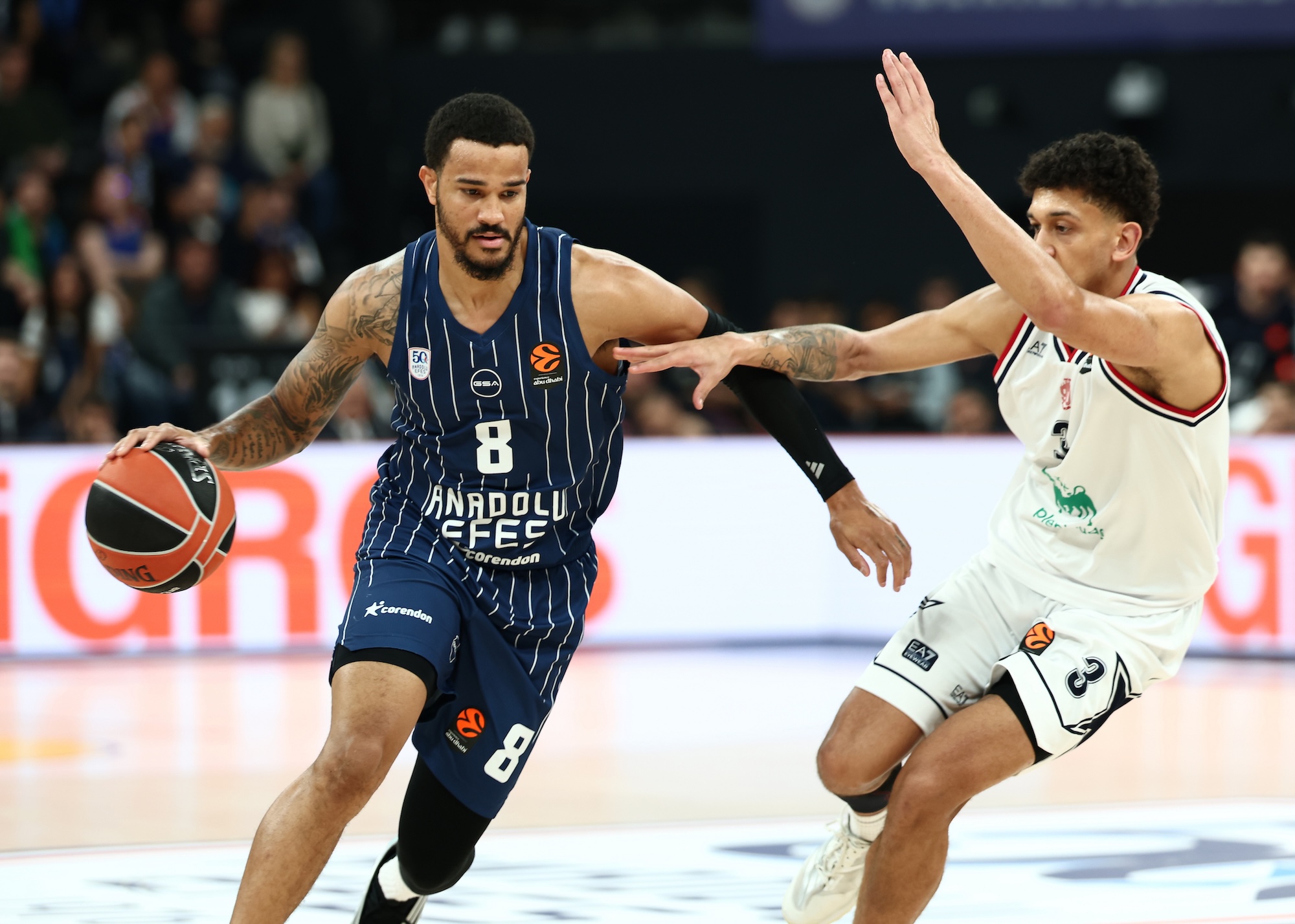 Anadolu Efes: 93 - EA7 Emporio Armani Milan: 97