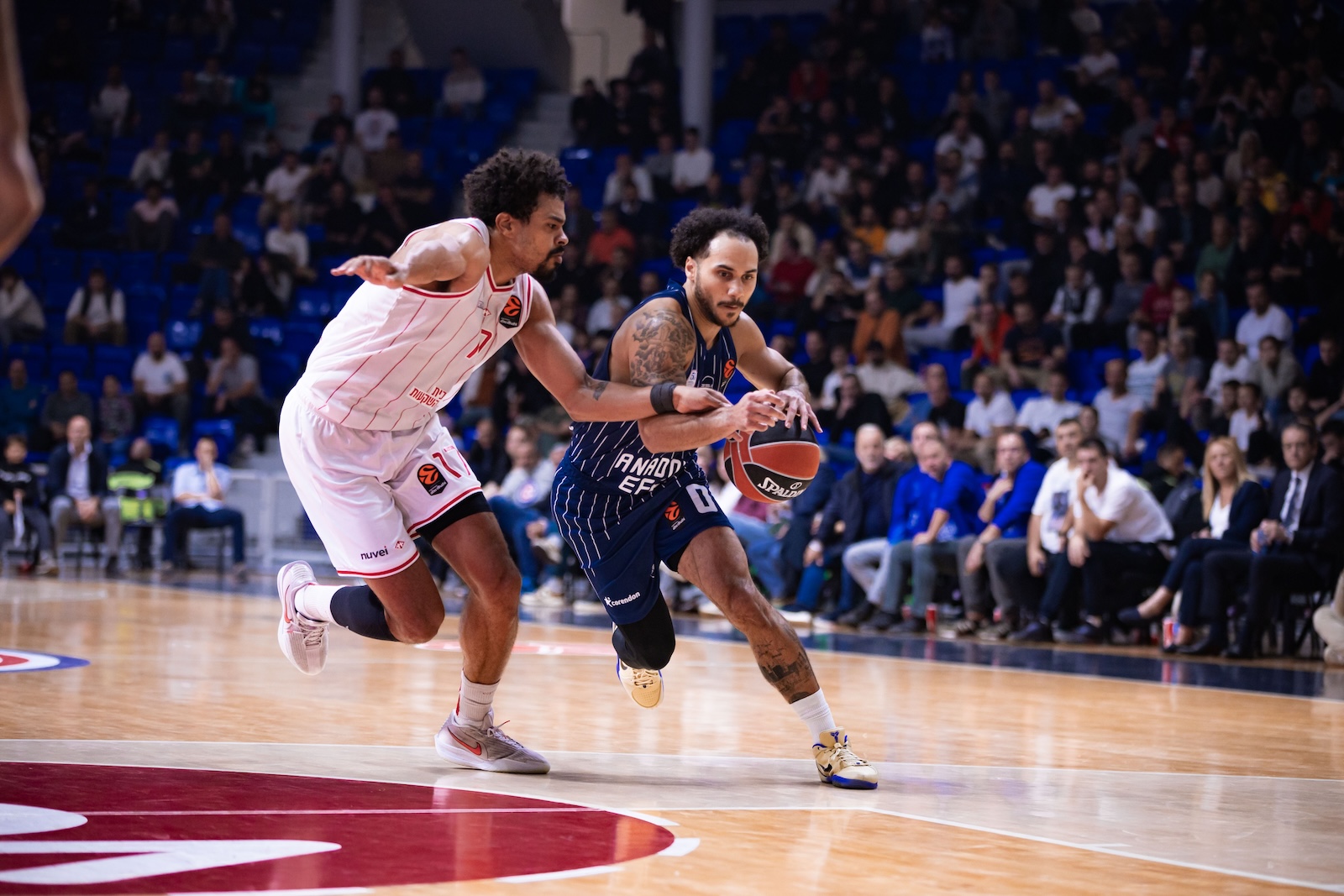 Anadolu Efes: 81 - Hapoel IBI Tel Aviv: 87