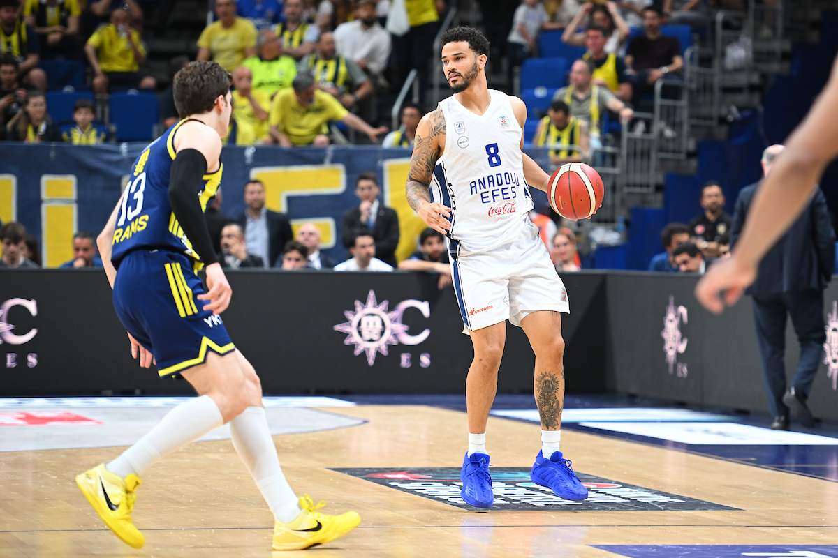 Fenerbahçe Beko: 73 - Anadolu Efes: 72