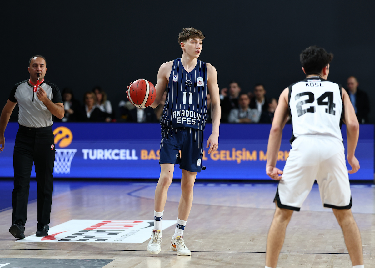 Beşiktaş’ı 90-87 Yenen Gençlerimiz BGL'de Yenilgisiz Liderliğini Sürdürdü...