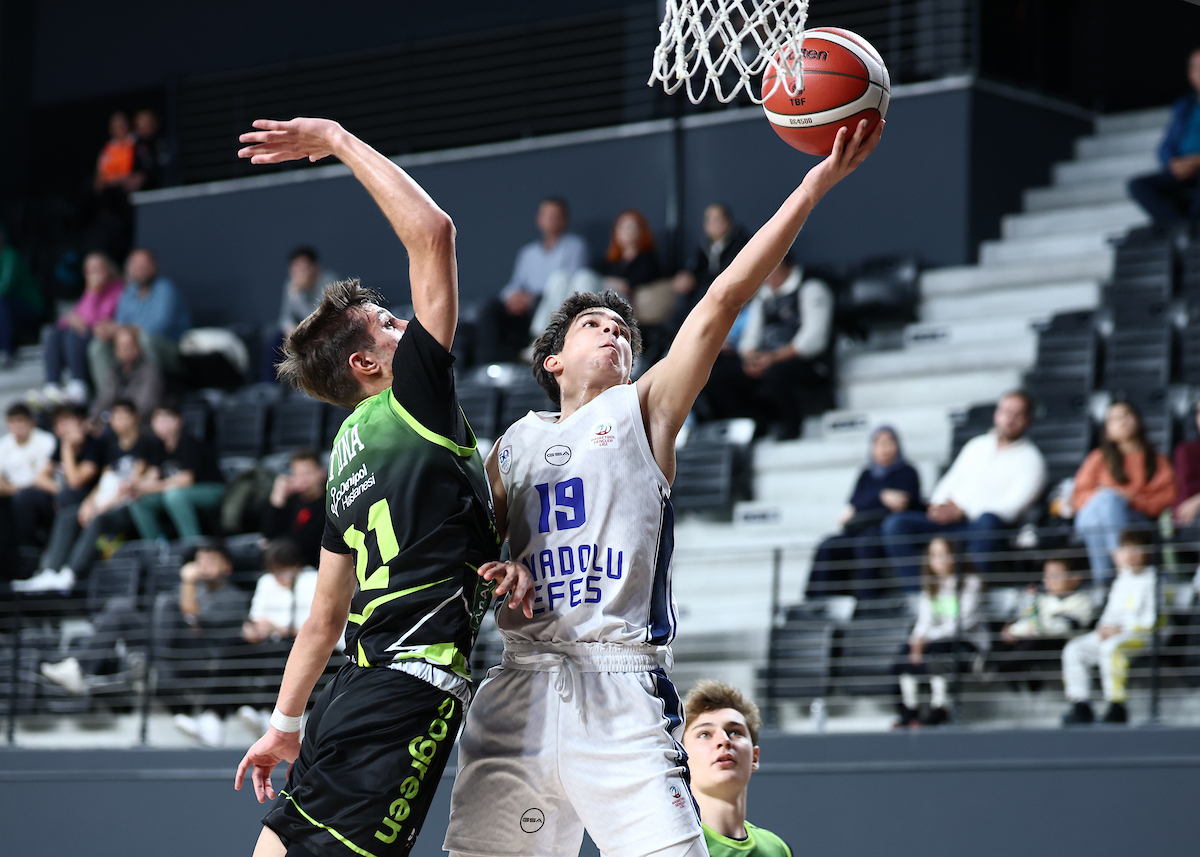 Gençlerimiz Üçte Üç Yaptı: 117-48