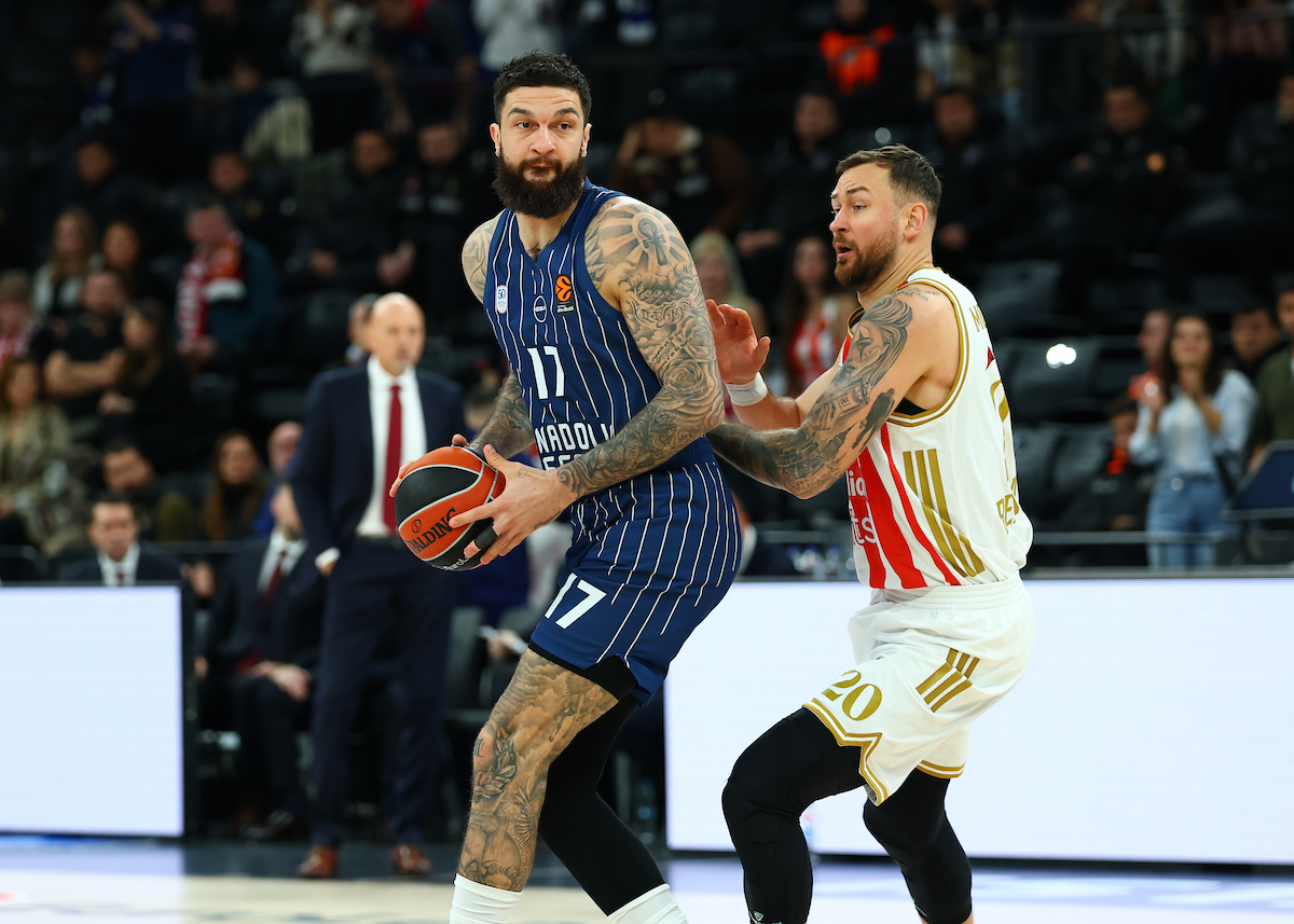 Anadolu Efes: 65 - Kızılyıldız: 87