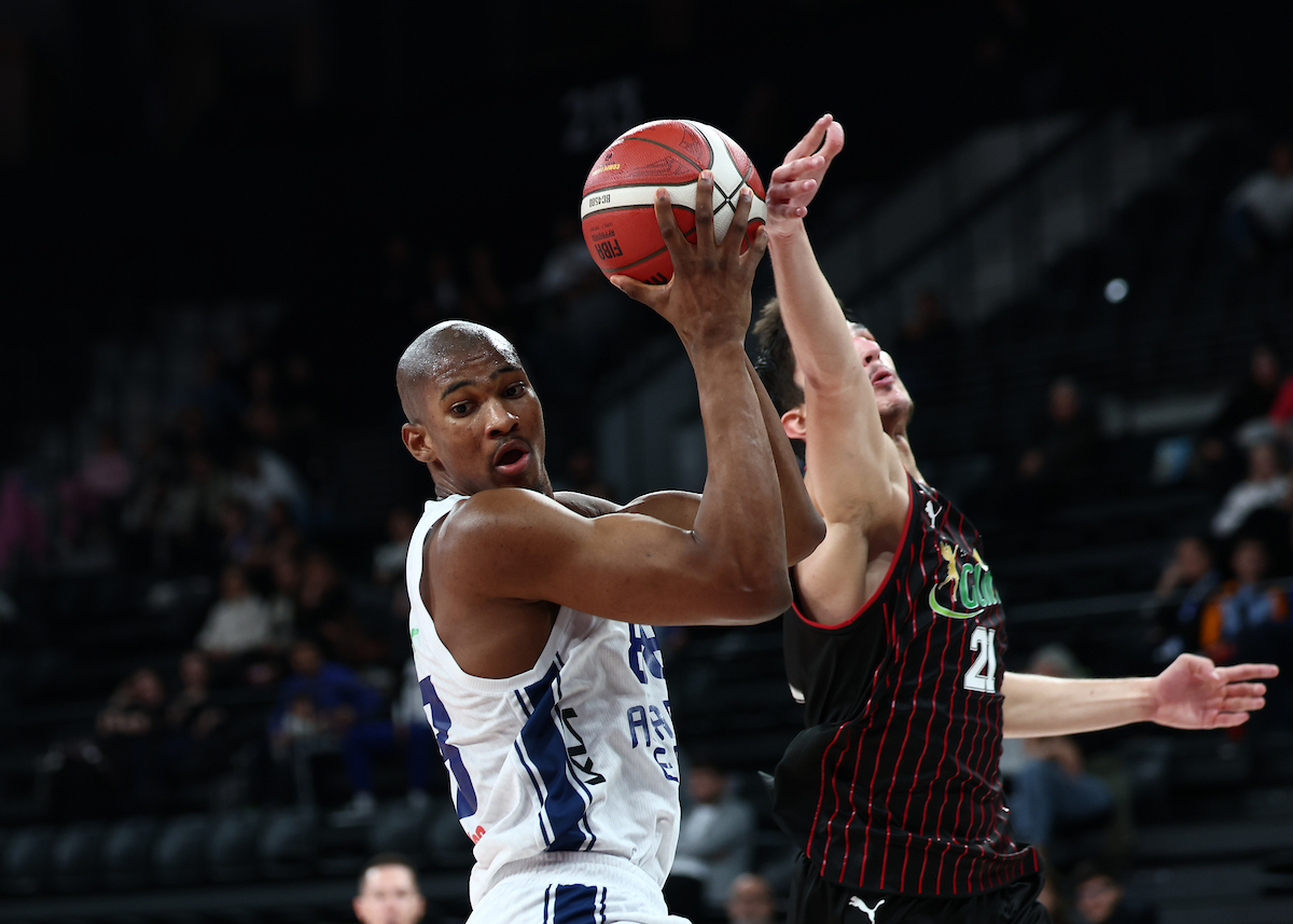 BSL’de Farklı Galibiz: 104-72