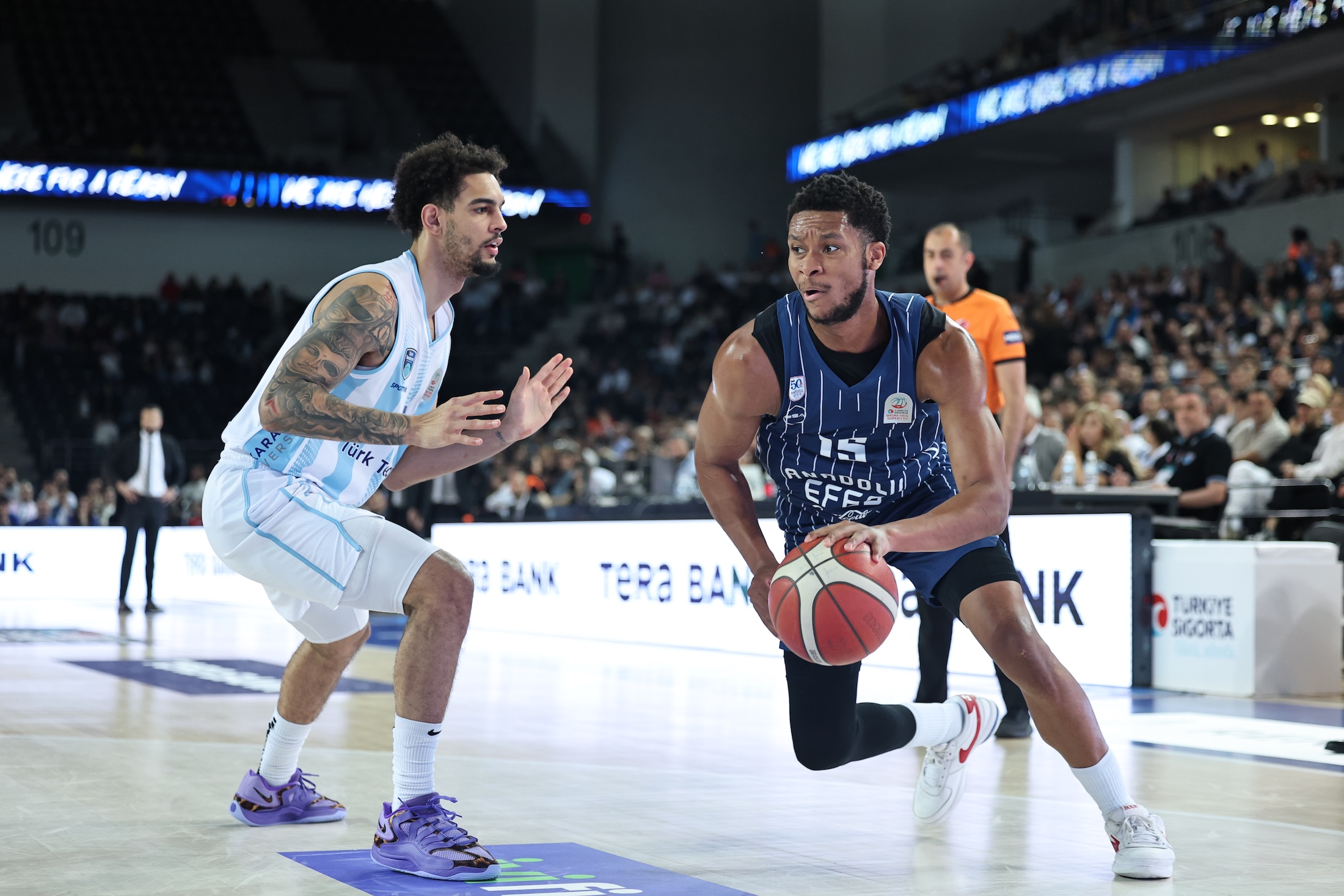 Yarı Finaldeyiz: 77-70