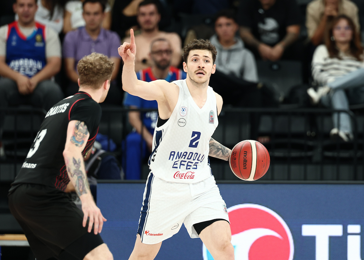 BSL’de Farklı Galibiz: 104-72