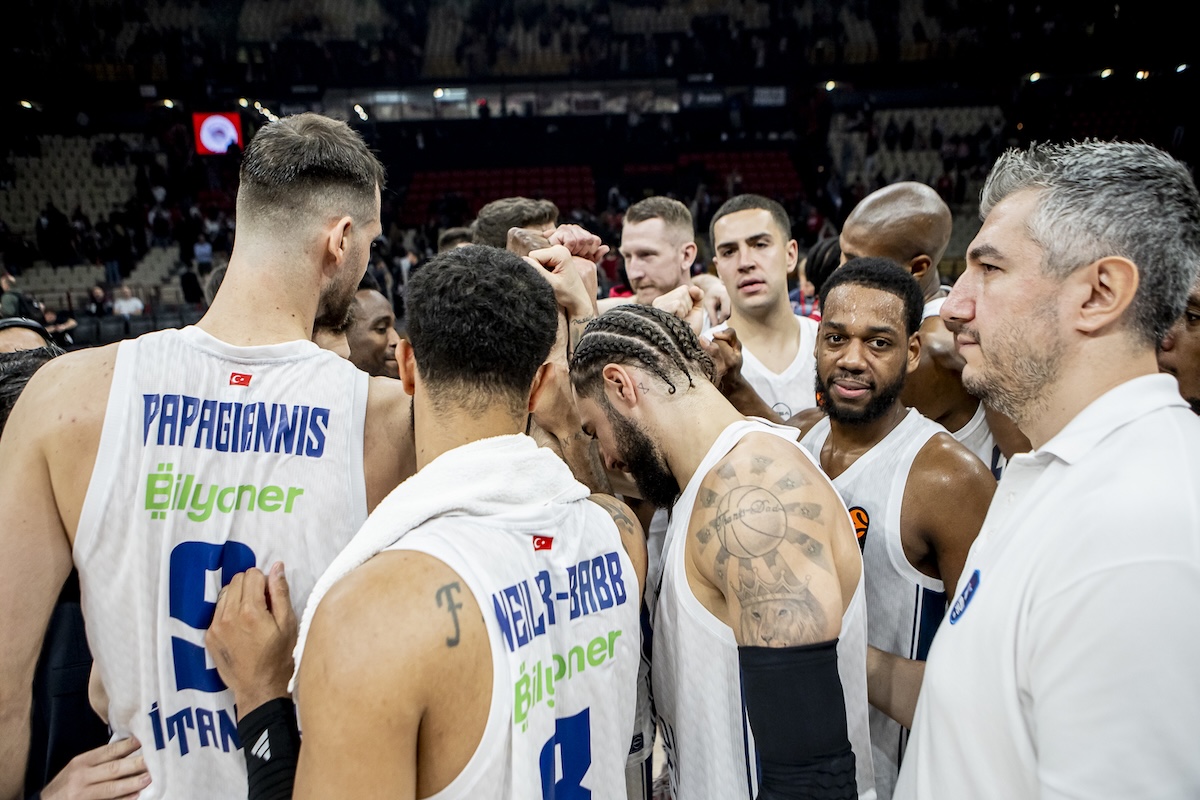 Olympiacos Deplasmanında Galibiz: 82-78