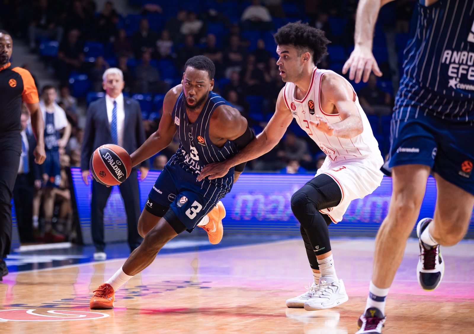 Anadolu Efes: 81 - Hapoel IBI Tel Aviv: 87